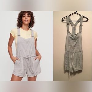 *Rare Stonewashed Denim * Aritzia Wilfred Free Chambray Beatriz Romper